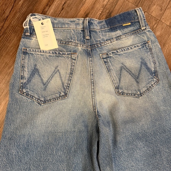 MOTHER Whole Lot Fray Shorts - Picture 4 of 5